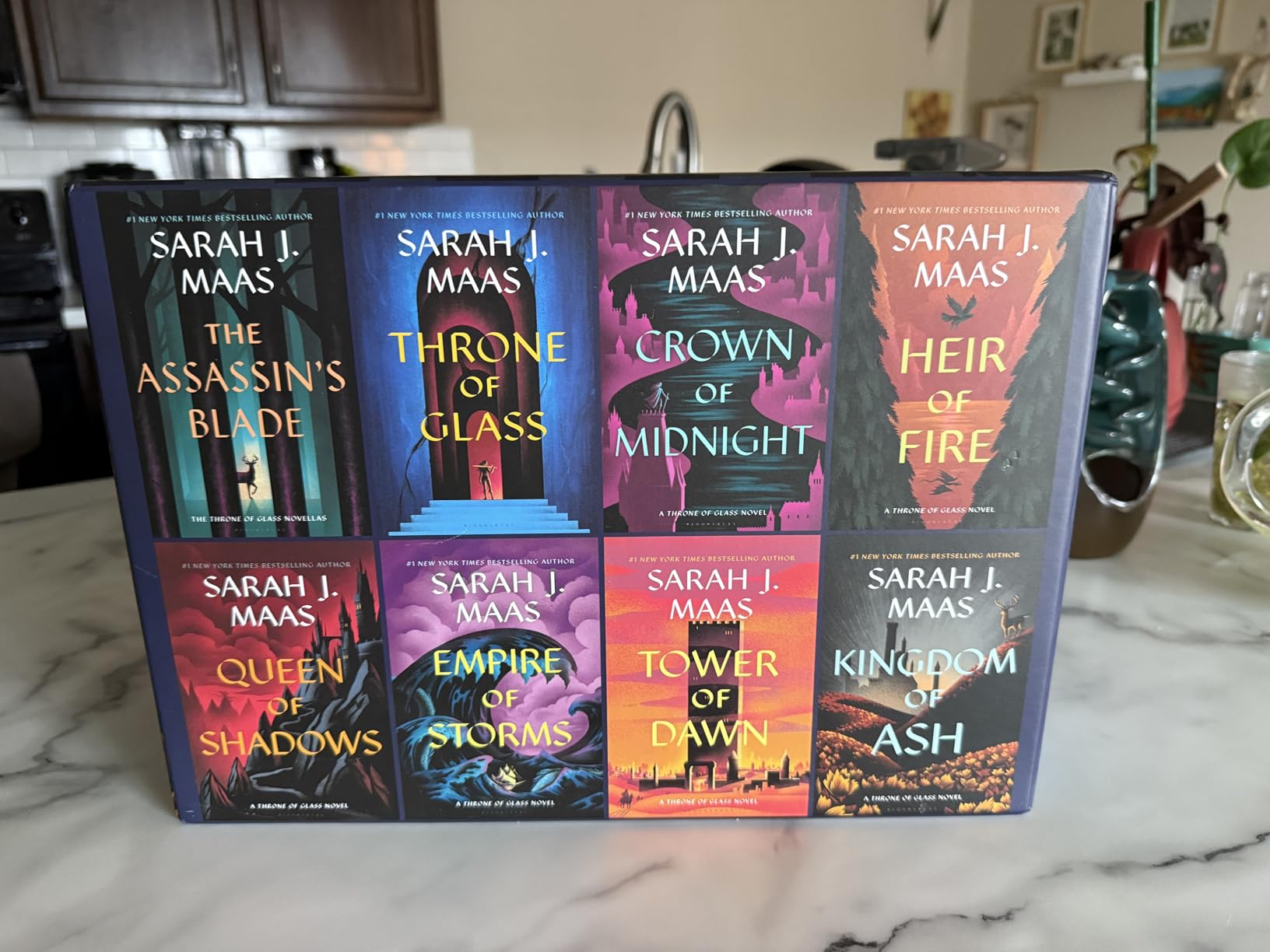 Throne of Glass Paperback Box Set - Image 3