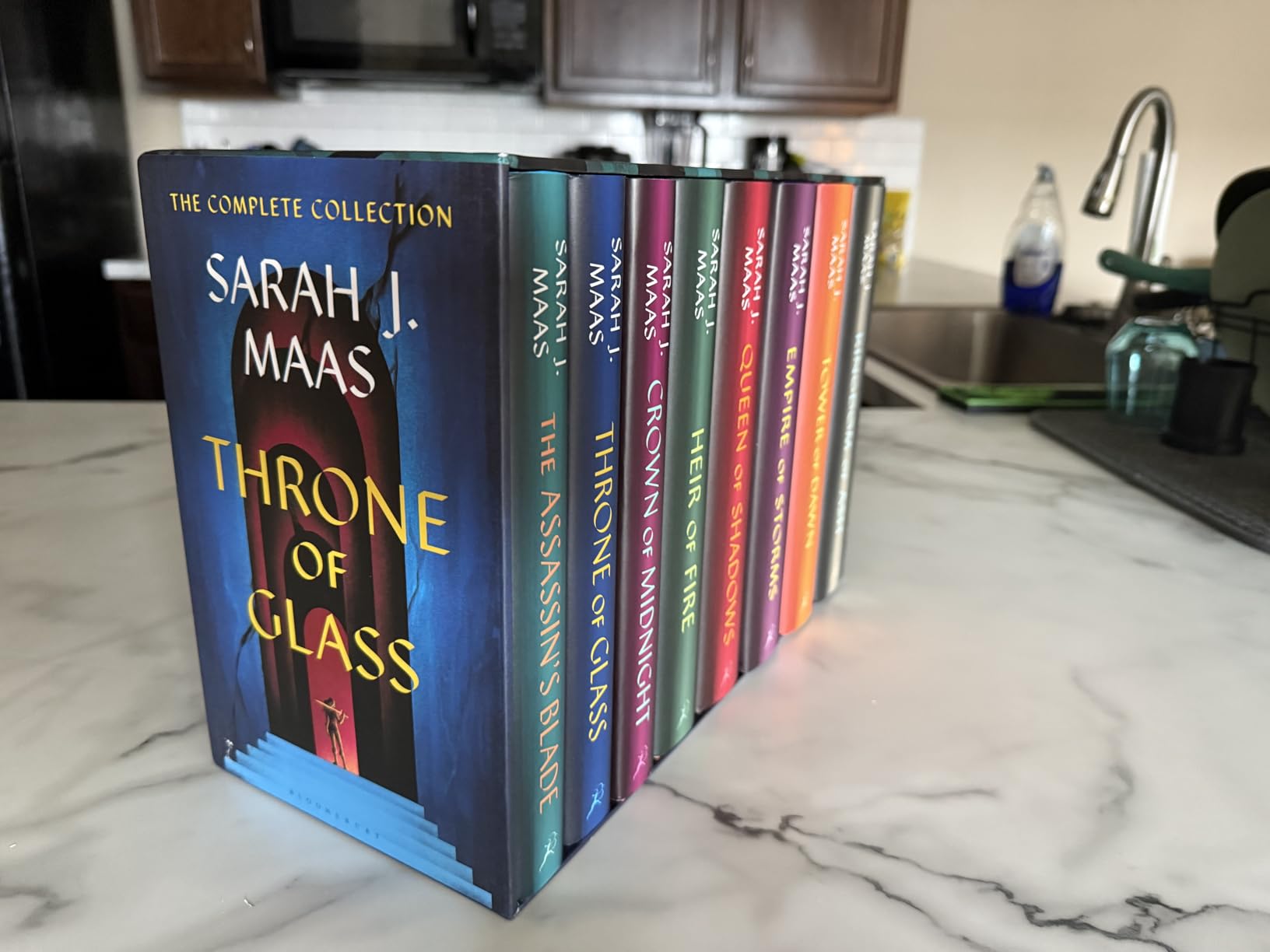 Throne of Glass Paperback Box Set - Image 4