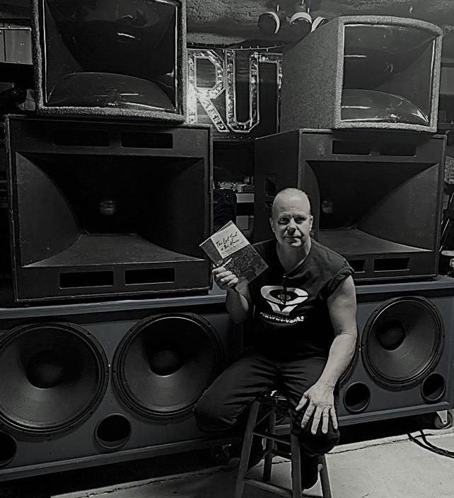 The Last Seat in the House: The Story of Hanley Sound (American Made Music Series) Hardcover – January 27, 2020 9781496826800 - Image 4