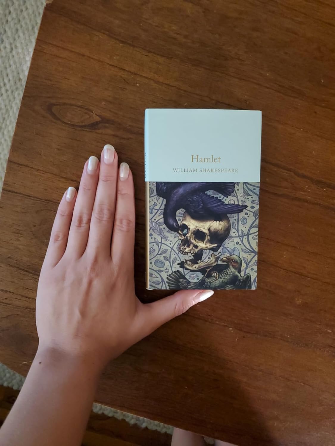 Hamlet (Shakespeare in Production) 9780521444385 - Image 2